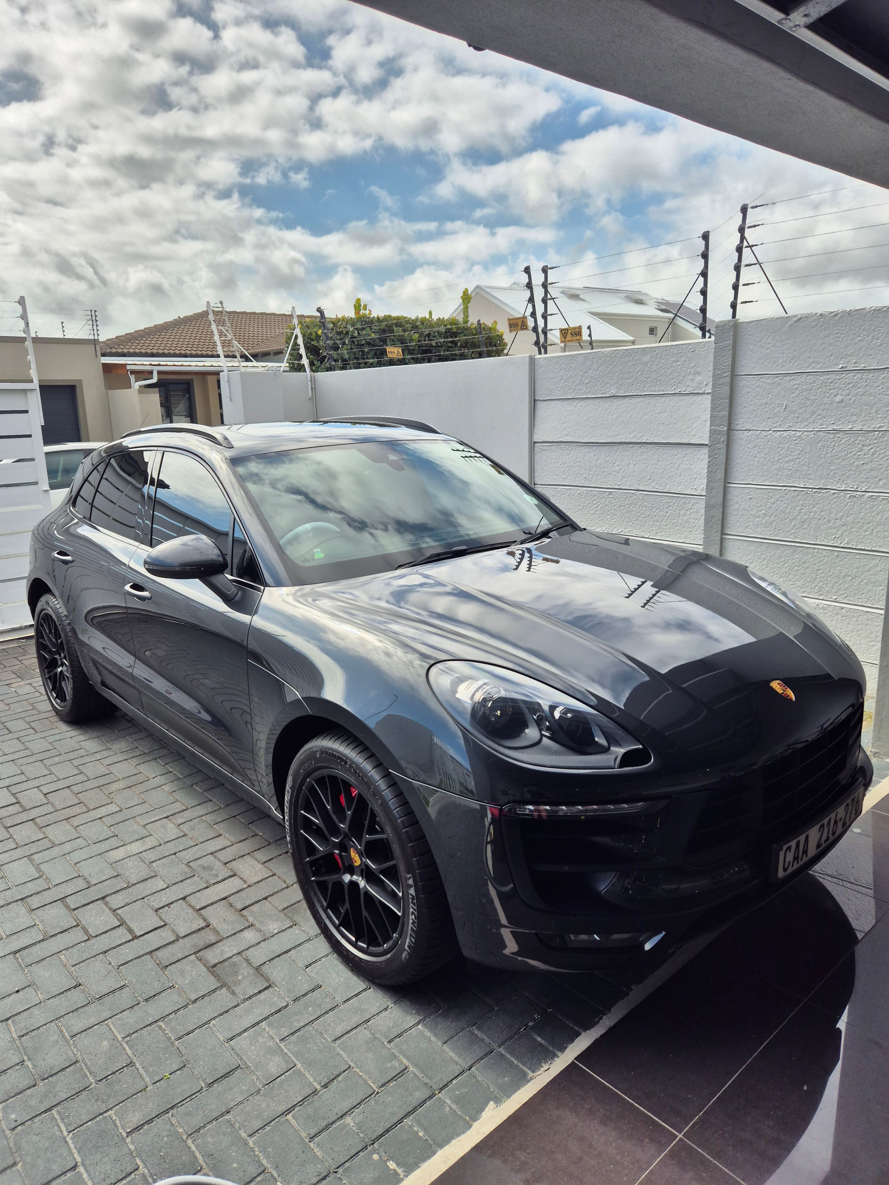 Porsche 911 — paint correction and ceramic coating result